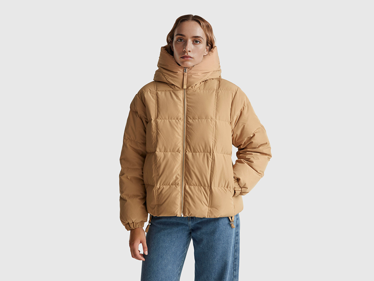 Benetton Kadın Açık Kahverengi Kuş Tüyü Kapüşonlu Fermuarlı Kolu Lastikli Şişme Mont