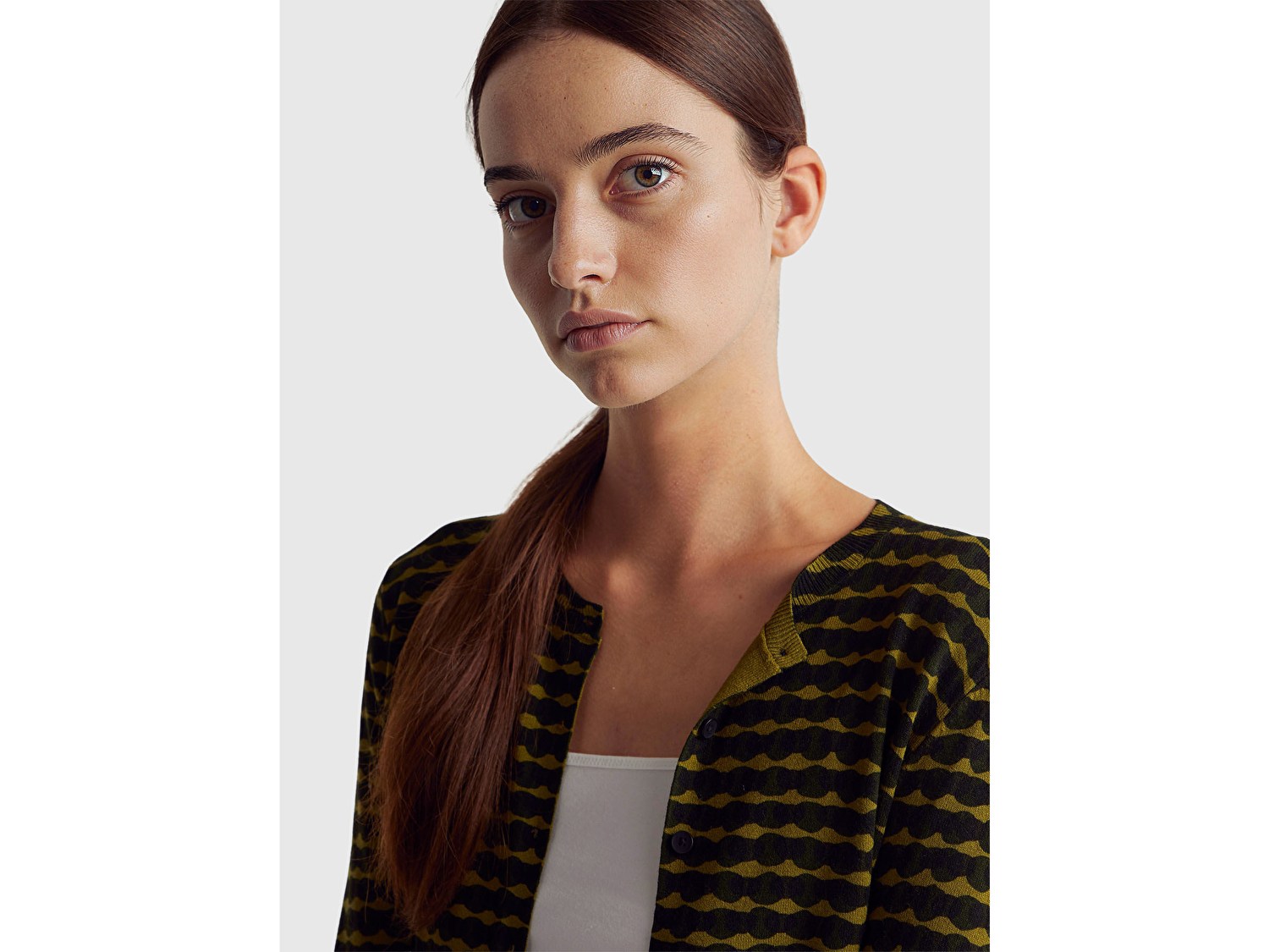 Benetton Kadın Haki Yeşili Viskoz Karışımlı Tamamı Desenli Düğmeli Hırka