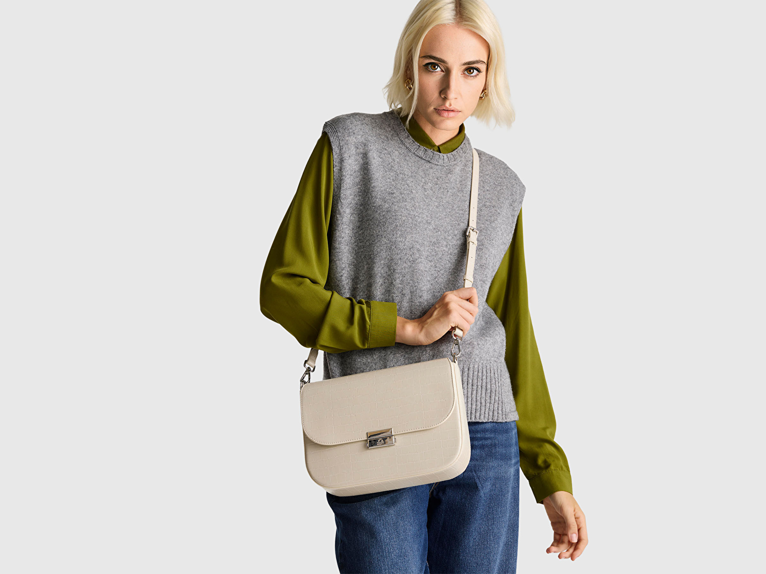 Benetton Kadın Krem Logo Detaylı Metal Tokalı Ayarlanabilir Askılı Kroko Çanta