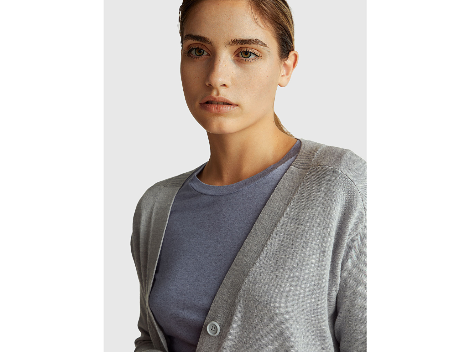 Benetton Kadın Gri Melanj %100 Yün Önü Cep Detaylı Düğmeli V Yaka Hırka