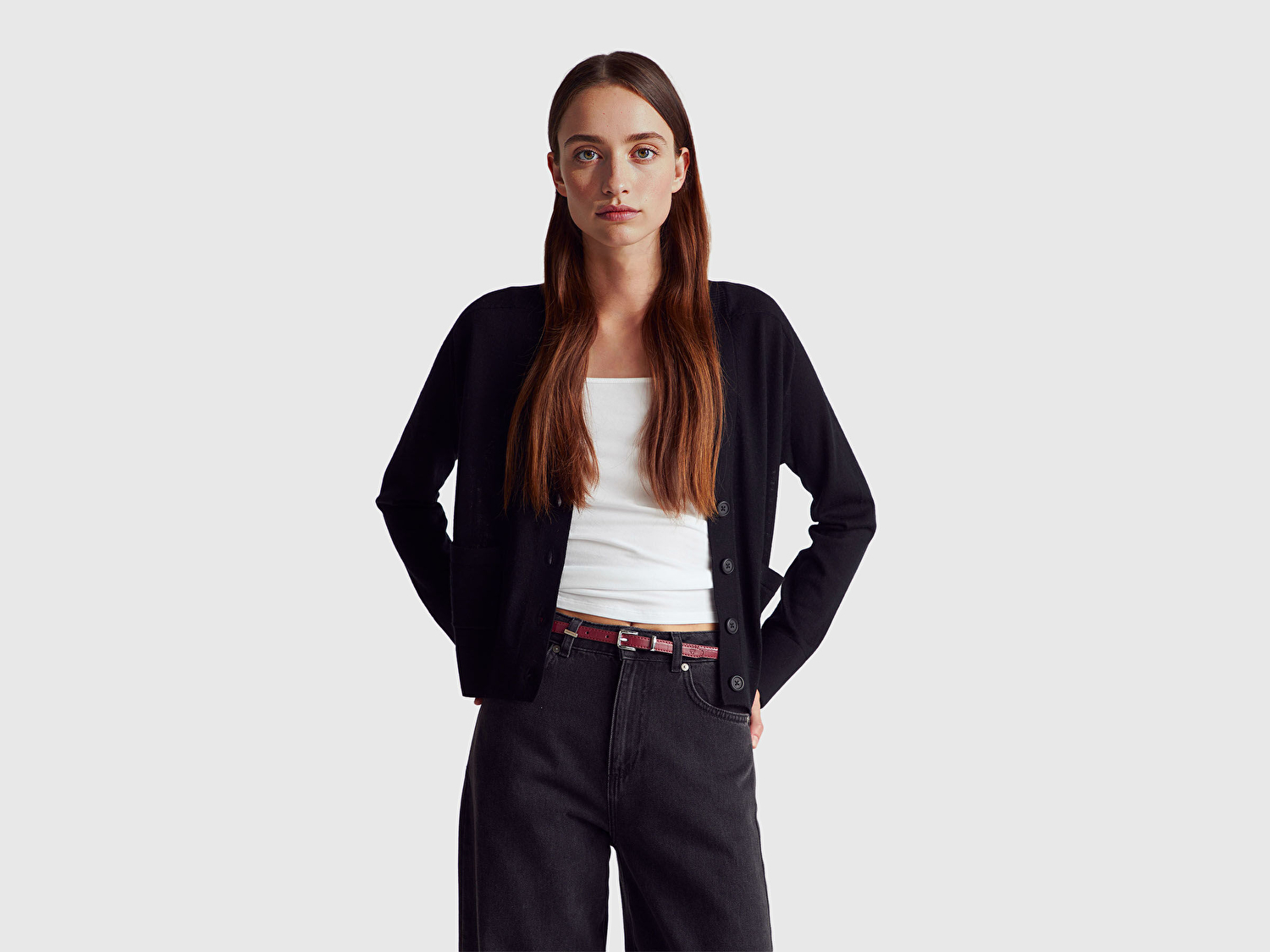 Benetton Kadın Sİyah %100 Yün Önü Cep Detaylı Düğmeli V Yaka Hırka