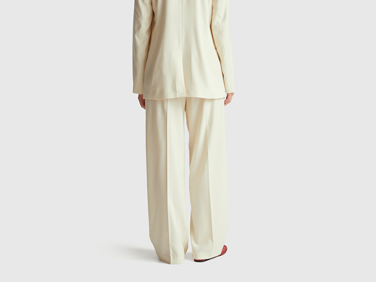 Benetton Kadın Ekru Viskoz ve Yün Karışımlı Gizli Düğmeli Geniş Paça Pantolon