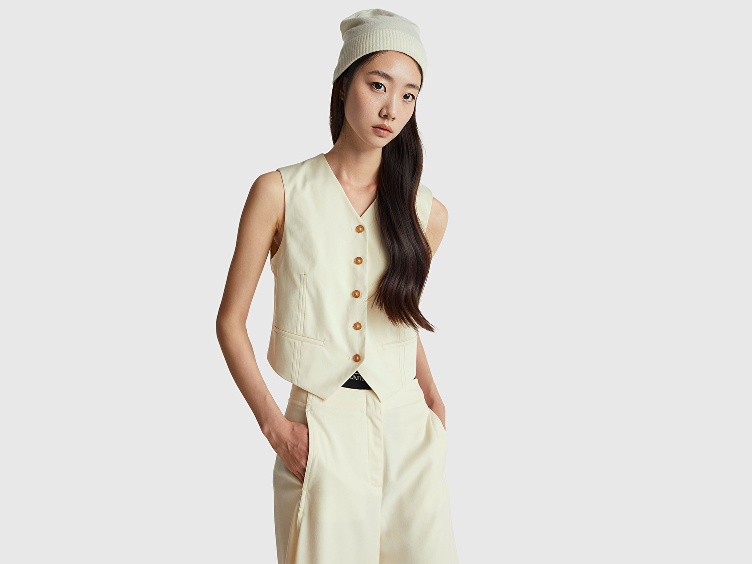 Benetton Kadın Ekru Viskoz ve Yün Karışımlı Düğmeli Yelek