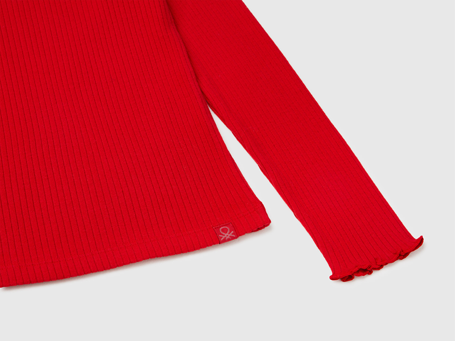 Benetton Kız Çocuk Kırmızı Logo Etiketli Fırfır Detaylı Bebe Yaka Uzun Kollu T-Shirt