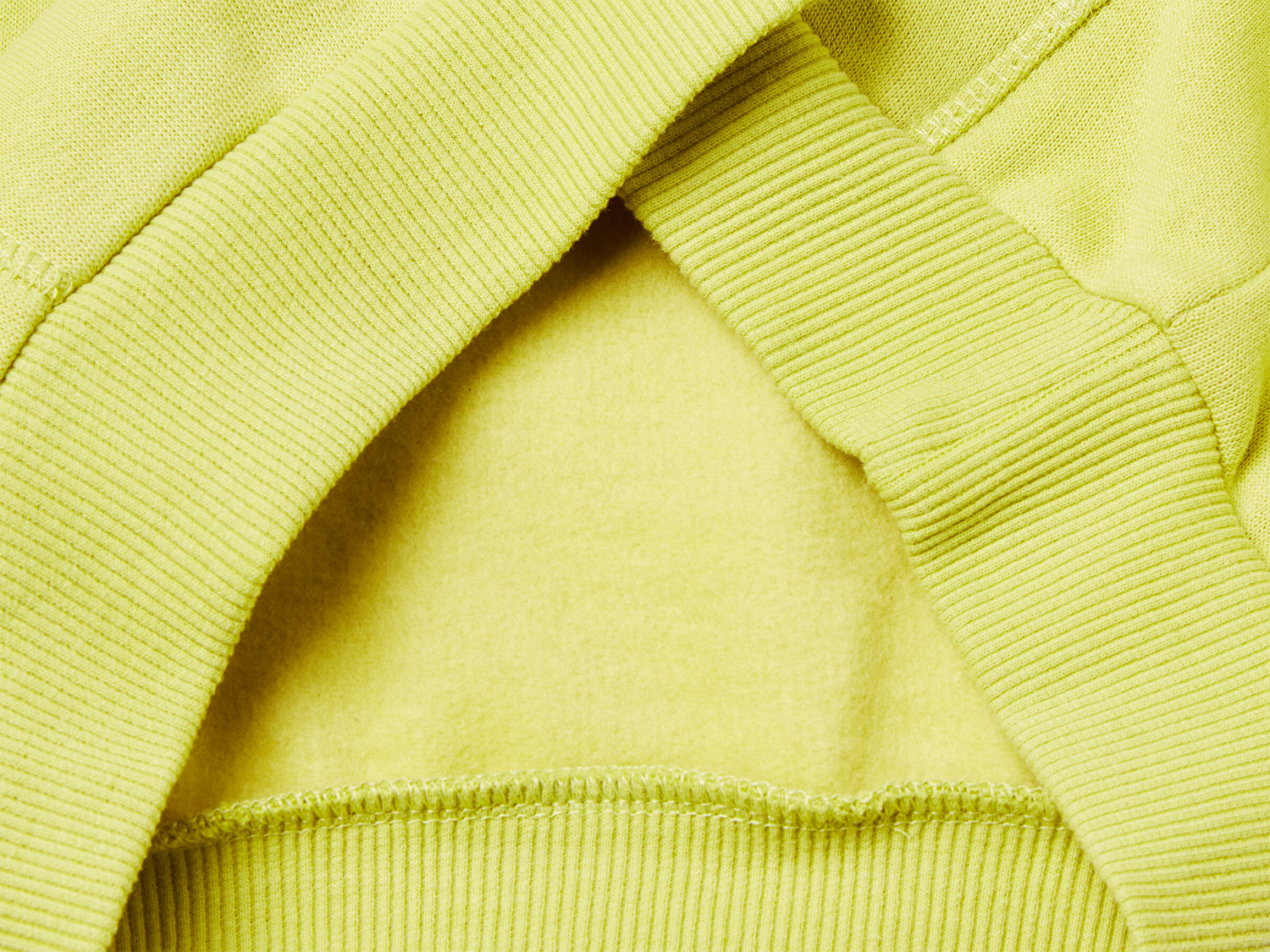 Benetton Erkek Bebek Hardal Önü Logo Baskılı Cepli Bisiklet Yaka Regular Fit Sweatshirt