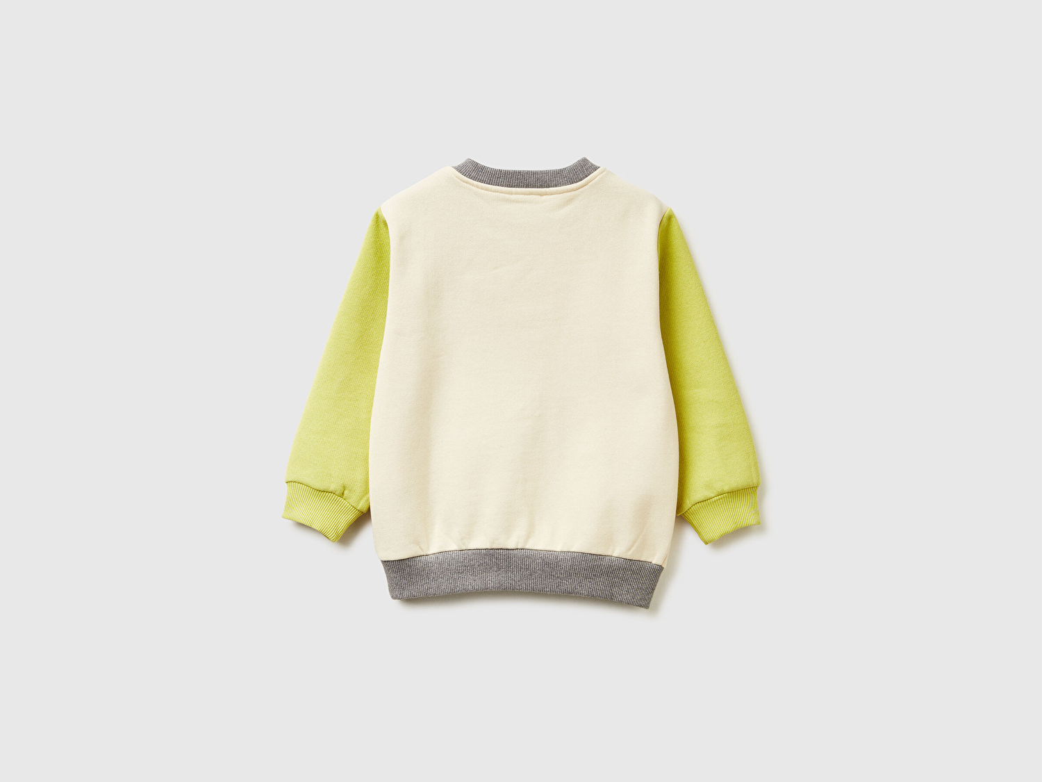 Benetton Erkek Bebek Hardal-Ekru Önü Logo Baskılı Cepli Bisiklet Yaka Regular Fit Sweatshirt