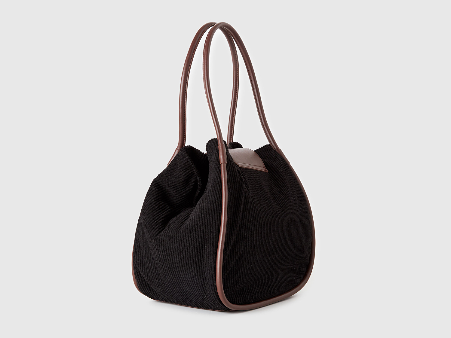 Benetton Kadın Siyah Suni Deri Detaylı Büzme İpli Kadife Tote Çanta