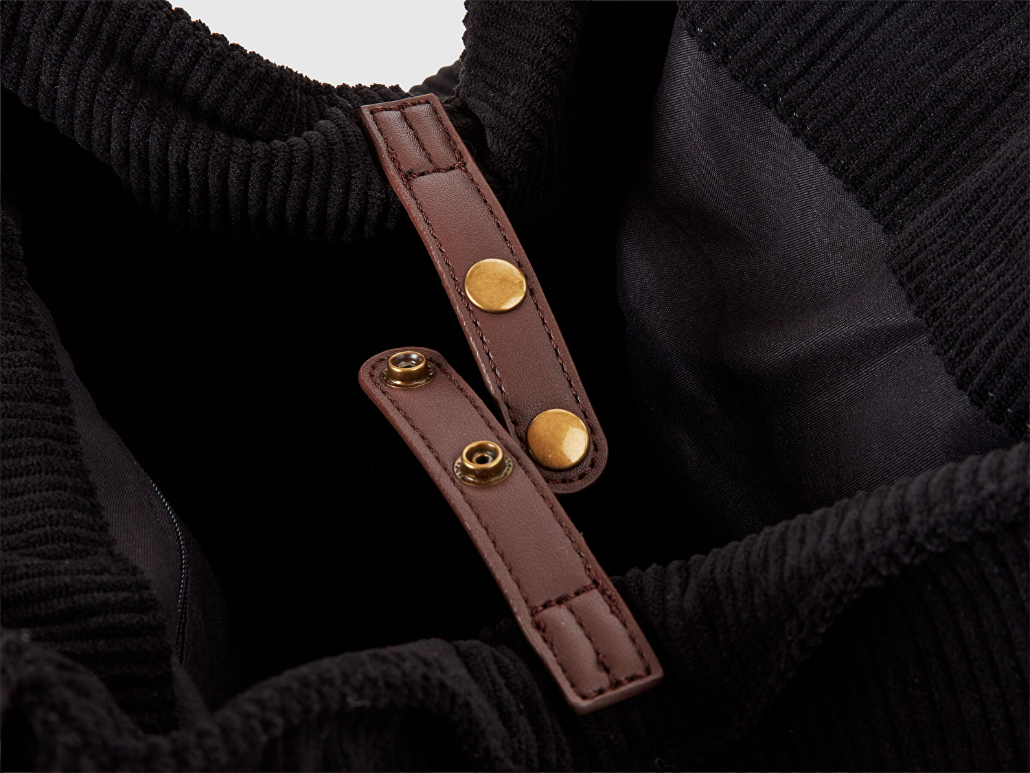 Benetton Kadın Siyah Suni Deri Detaylı Büzme İpli Kadife Tote Çanta