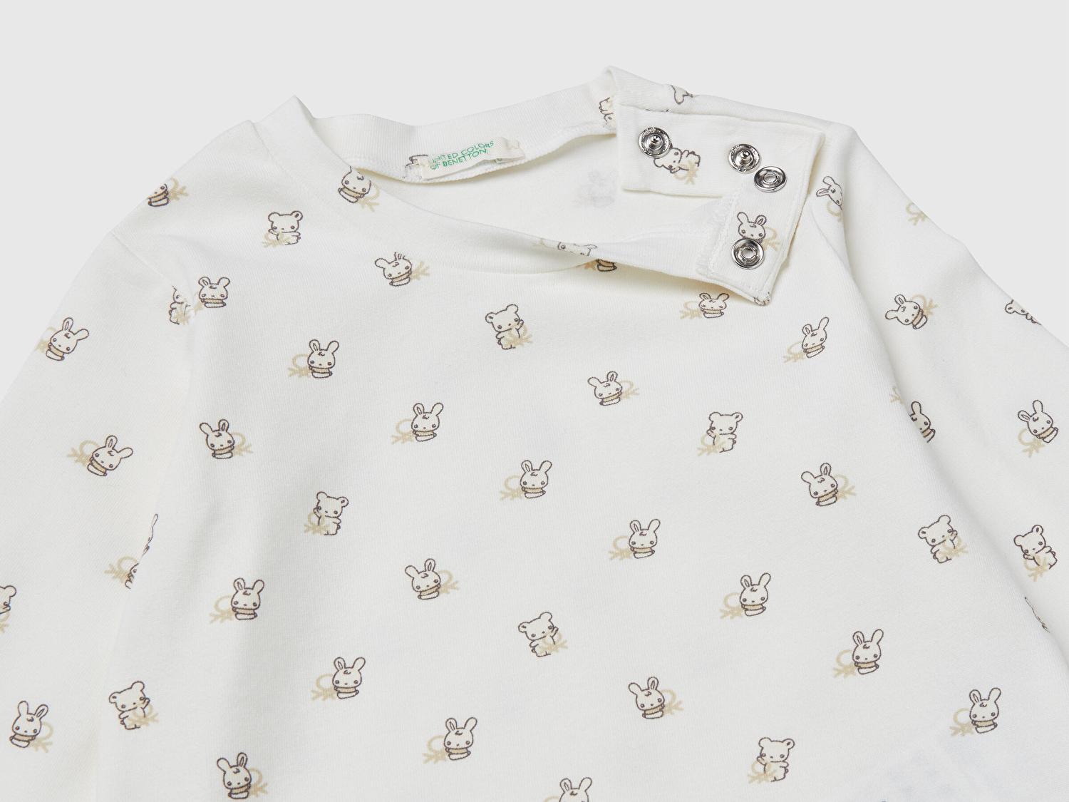 Benetton Bebek Ekru-Mavi Desenli Uzun Kollu T-shirt ve Tavşan İşlemeli Salopet Takım