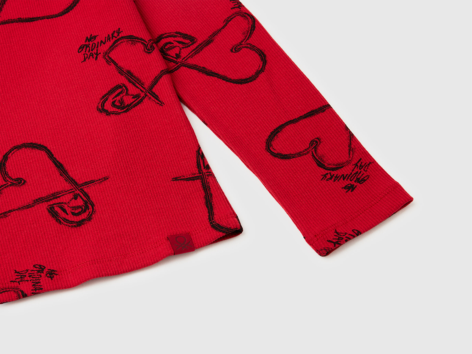 Benetton Kız Çocuk Kırmızı-Gri Tamamı Baskılı Logo Etiketli Bebe Yaka Uzun Kollu T-Shirt