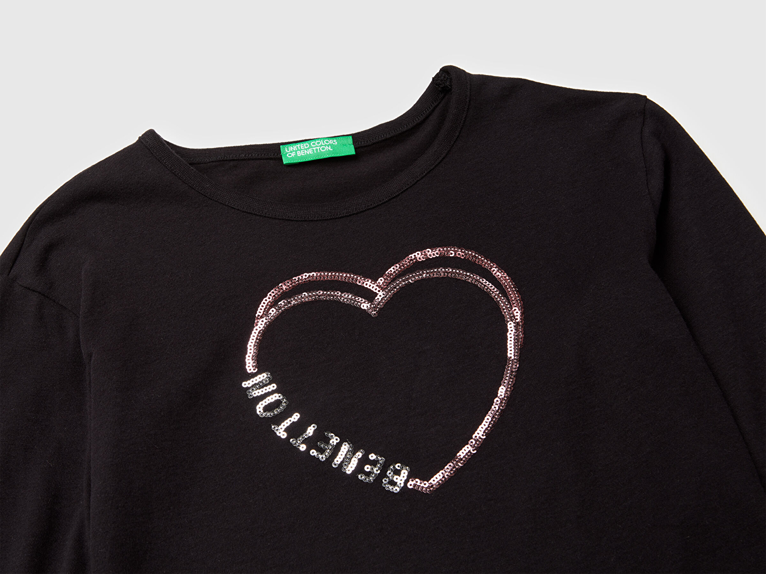 Benetton Kız Çocuk Siyah Grafik Payet İşlemeli Regular Fit Uzun Kollu T-shirt