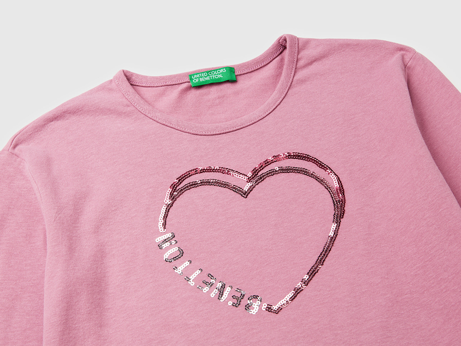 Benetton Kız Çocuk Gül Kurusu Grafik Payet İşlemeli Regular Fit Jarse Uzun Kollu T-shirt