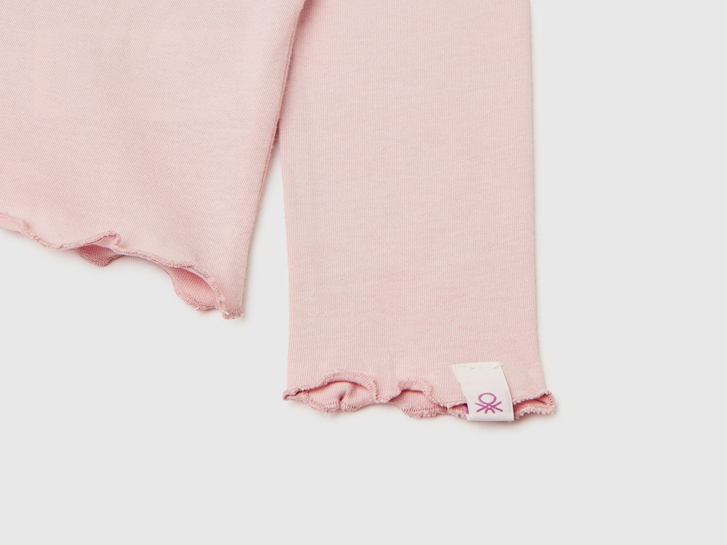 Benetton Kız Bebek Toz Pembe Önü Baskılı Kol Ucu Etiket Detaylı Uzun Kollu T-shirt
