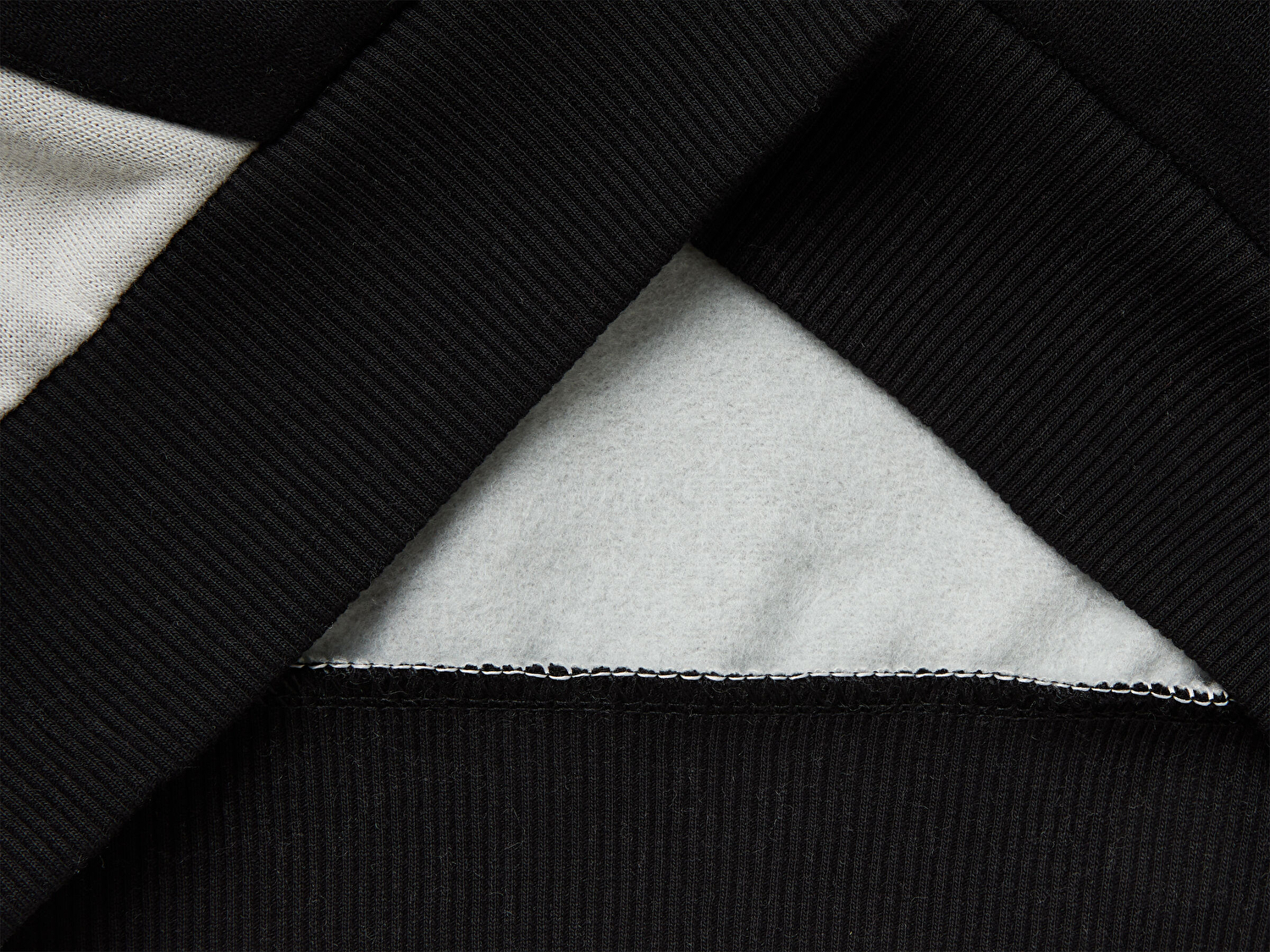 Benetton Erkek Çocuk Gri-Krem Önü Logo Baskılı Cepli Nervürlü Kapüşonlu Sweatshirt