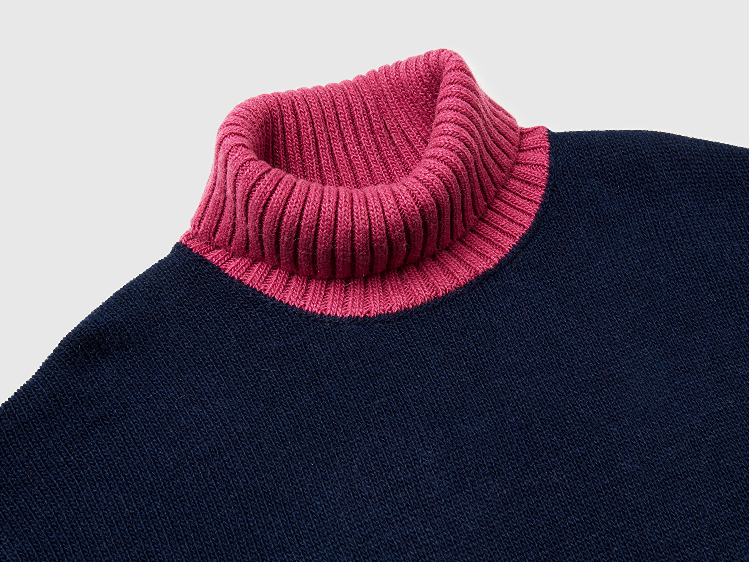 Benetton Kadın Lacivert Akrilik ve Yün Karışımlı Çok Renkli Balıkçı Yaka Kazak