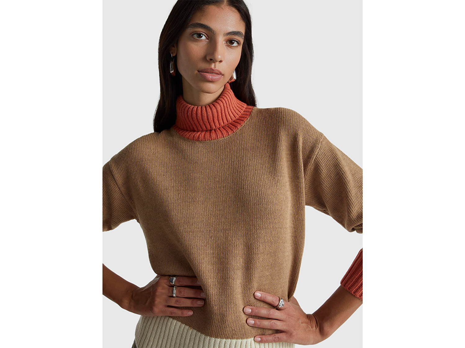 Benetton Kadın Açık Kahverengi Akrilik ve Yün Karışımlı Çok Renkli Balıkçı Yaka Kazak