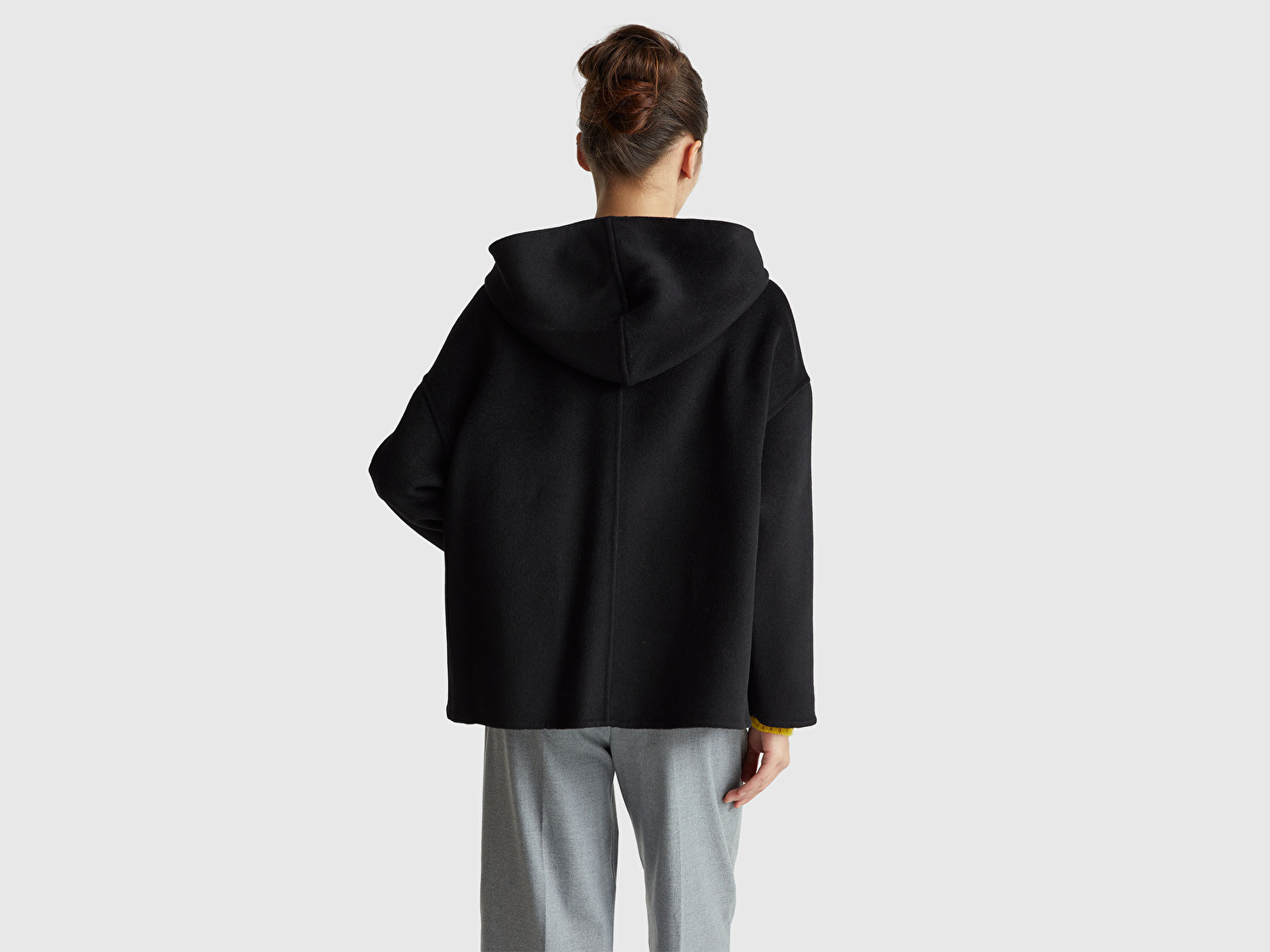 Benetton Kadın Siyah Yün ve Viskoz Karışımlı Çift Taraflı Cepli Kapüşonlu Palto 