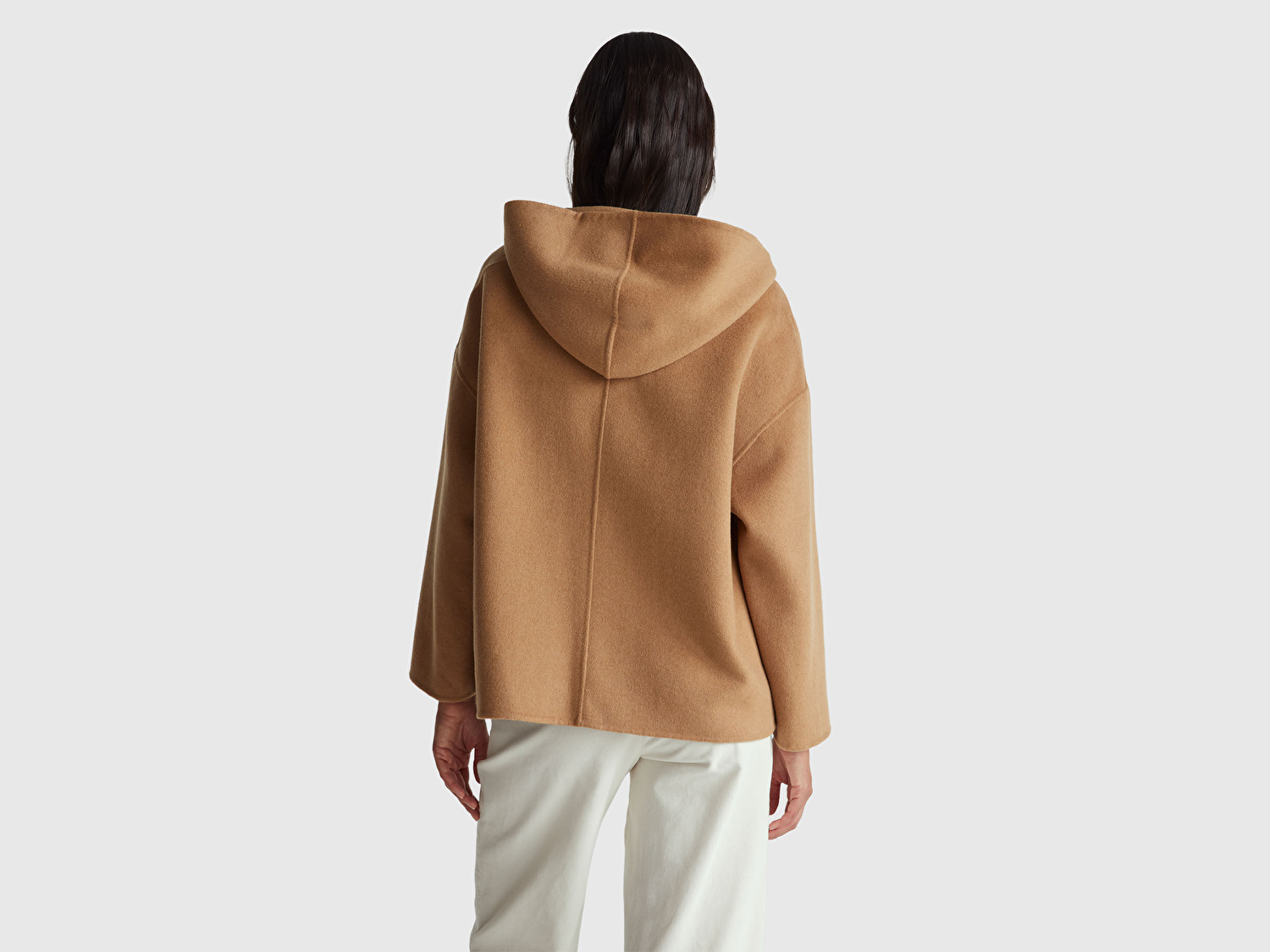 Benetton Kadın Açık Kahverengi Yün ve Viskoz Karışımlı Çift Taraflı Cepli Kapüşonlu Palto 