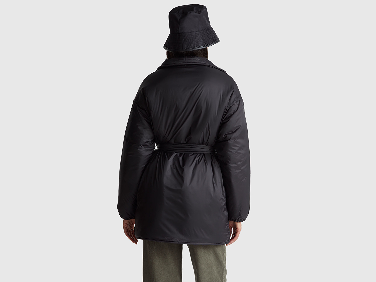 Benetton Kadın Siyah Beli Bağlamalı Cepli Dik Yaka Mont