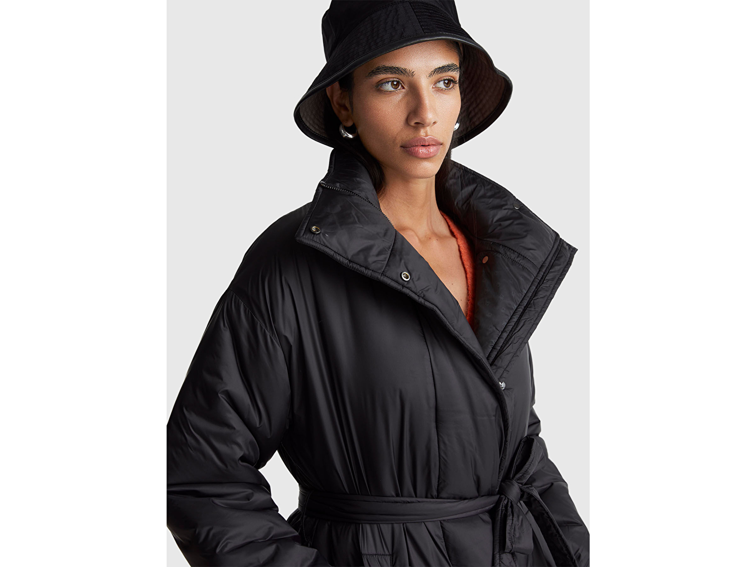 Benetton Kadın Siyah Beli Bağlamalı Cepli Dik Yaka Mont