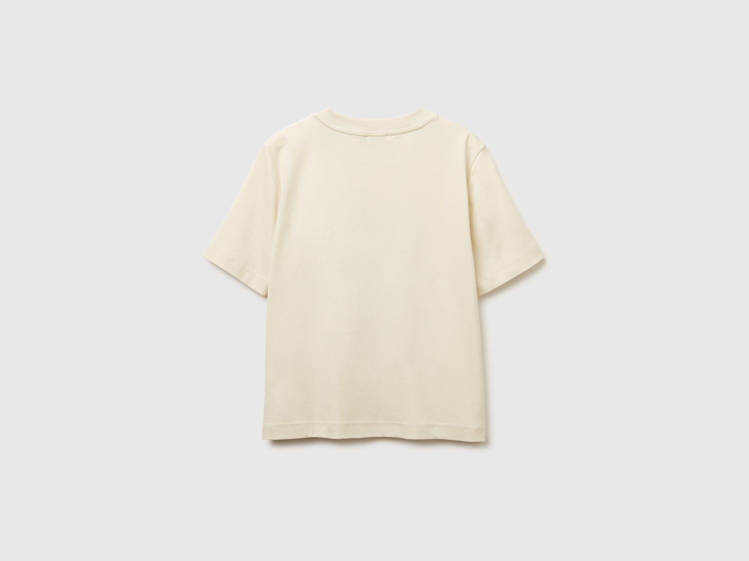 Benetton Kadın Krem Desenli %100 Pamuk Önü Çiçek İşlemeli Bisiklet Yaka T-Shirt