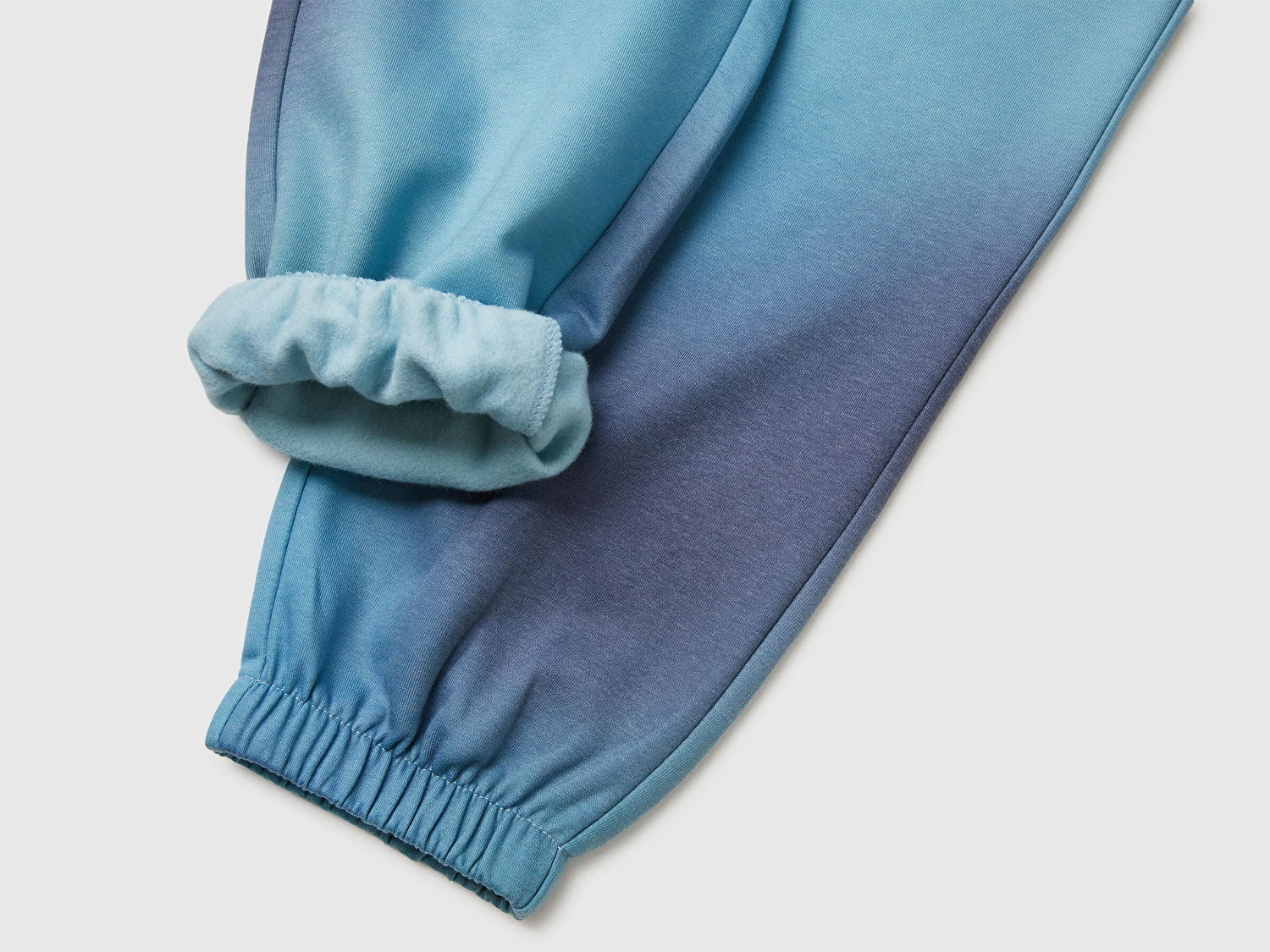 Benetton Erkek Çocuk Mavi-Siyah Gölge Efektli Kişiselleştirilmiş Etiketli Jogger Eşofman Altı