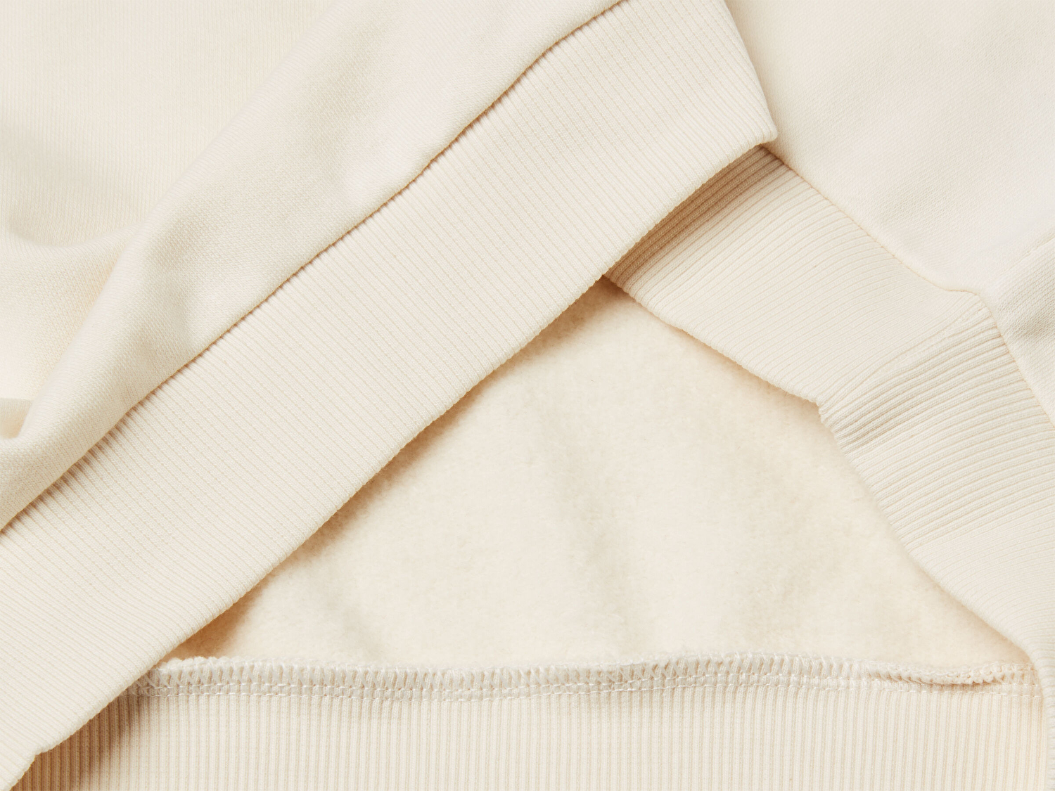 Benetton Kız Çocuk Ekru Payet İşlemeli Nervürlü Regular Fit Kapüşonlu Sweatshirt