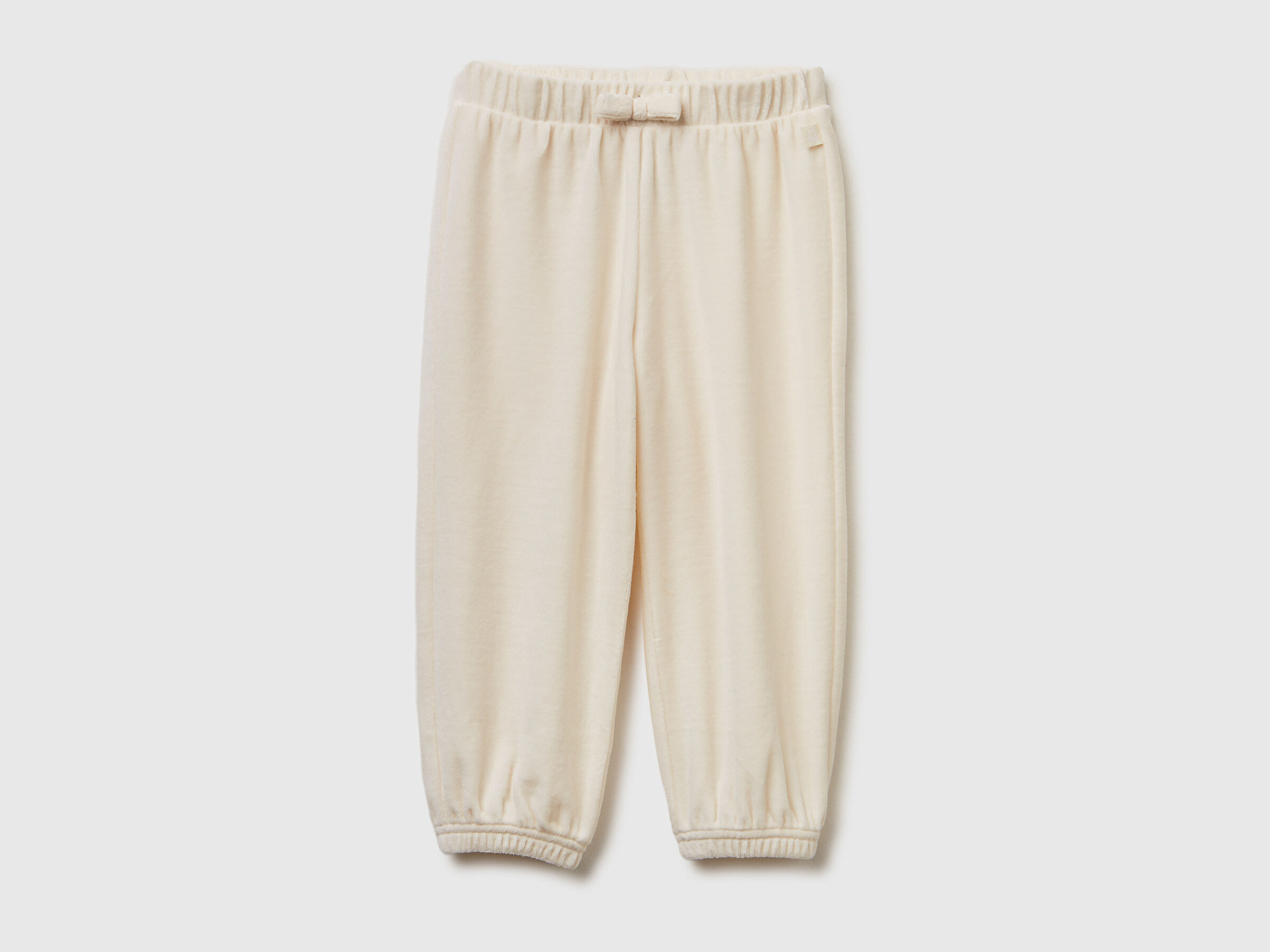 Benetton Kız Bebek Ekru Logo Etiketli Beli Fiyonk Detaylı Paçası Lastikli Eşofman Altı