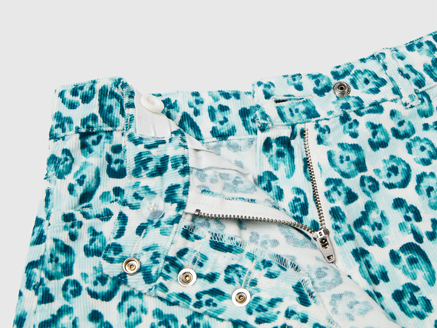 Benetton Kız Çocuk Mint Yeşili Tamamı Desenli Düğmeli Ayarlanabilir Bel Kadife Bermuda Şort