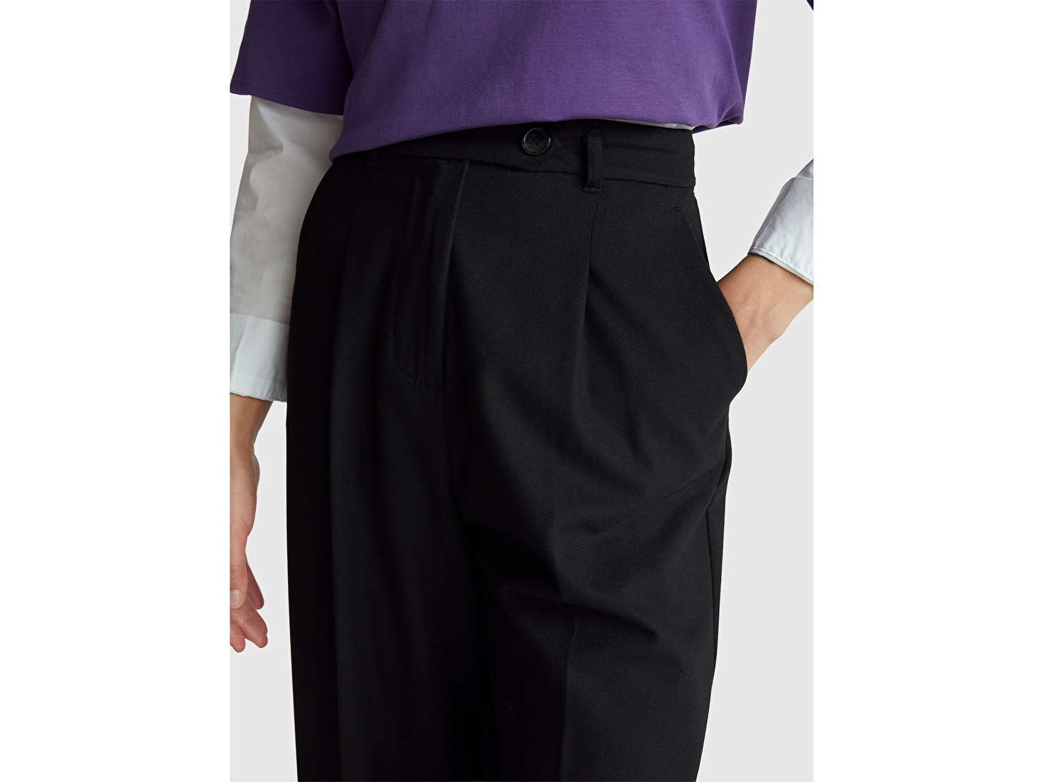 Benetton Kadın Siyah Viskoz Karışımlı Cepli Önden Fermuarlı Pantolon