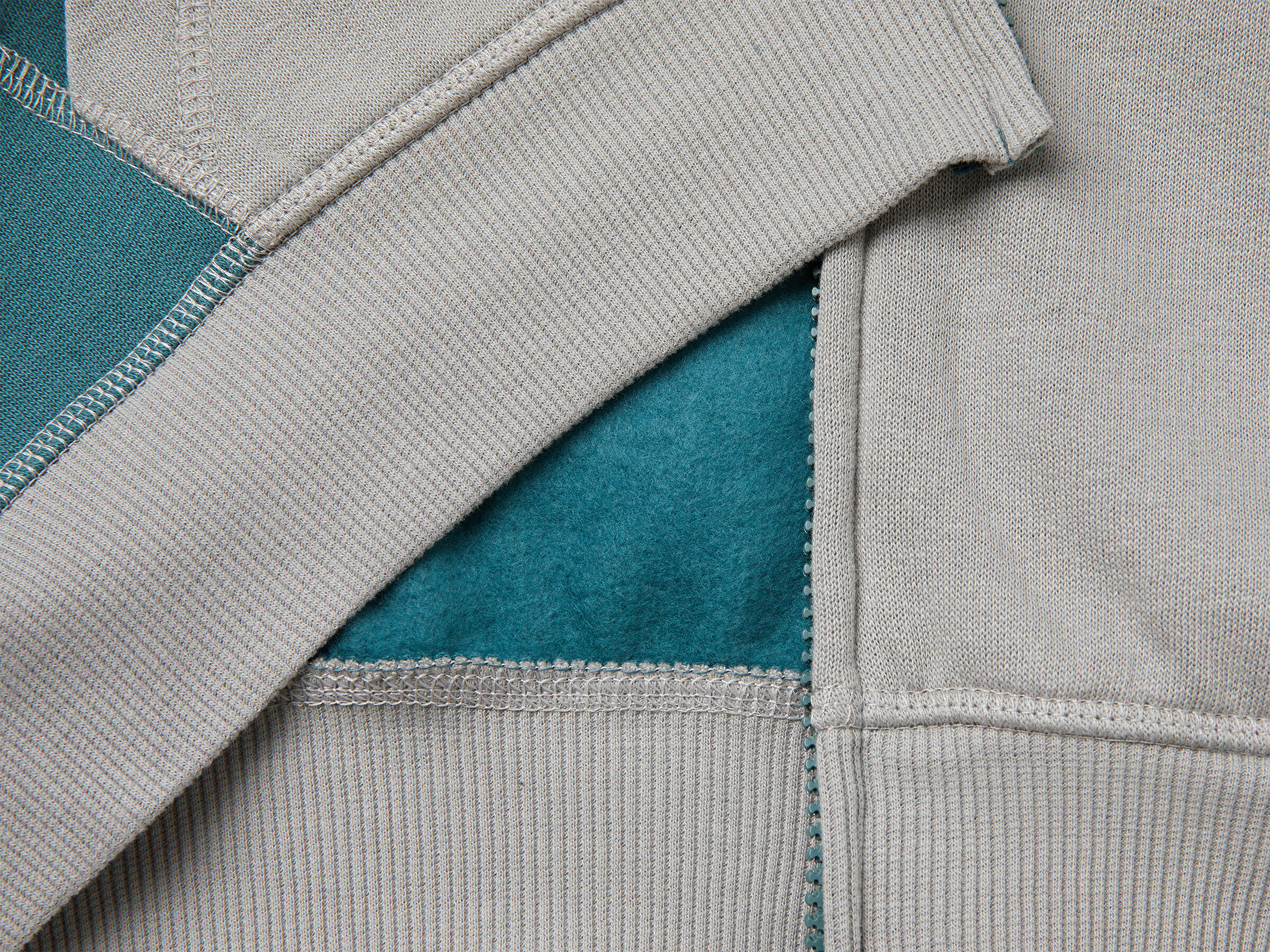 Benetton Erkek Çocuk Koyu Yeşil-Gri Önü Logo Baskılı Cepli Fermuarlı Sweatshirt