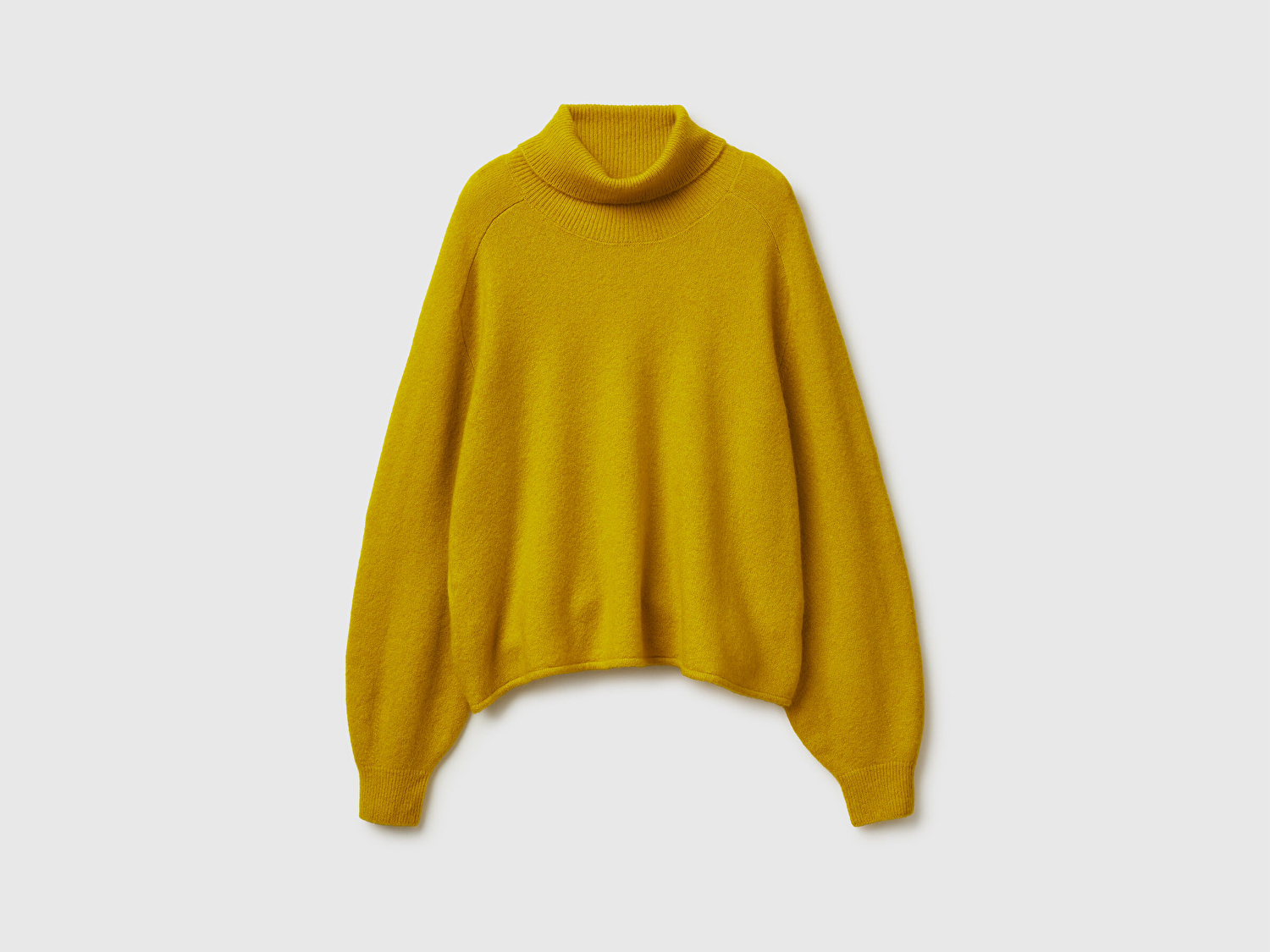 Benetton Kadın Sarı Akrilik ve Yün Karışımlı Düşük Omuzlu Balıkçı Yaka Kazak