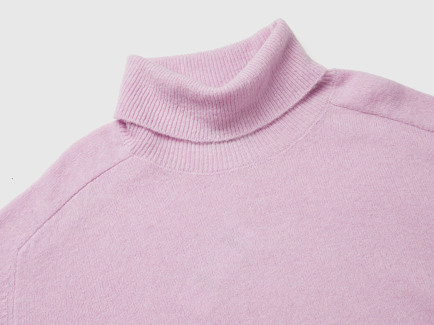 Benetton Kadın Lila Akrilik ve Yün Karışımlı Düşük Omuzlu Balıkçı Yaka Kazak