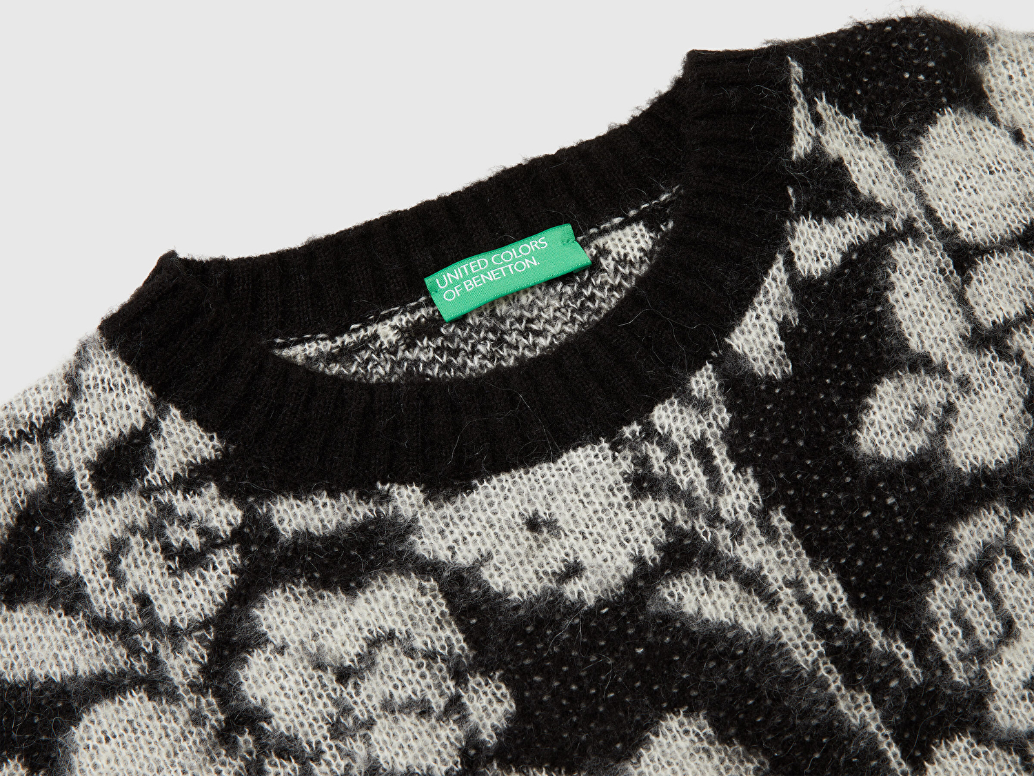 Benetton Kadın Siyah Akrilik Karışımlı Desenli Ribana Detaylı Bisiklet Yaka Kazak