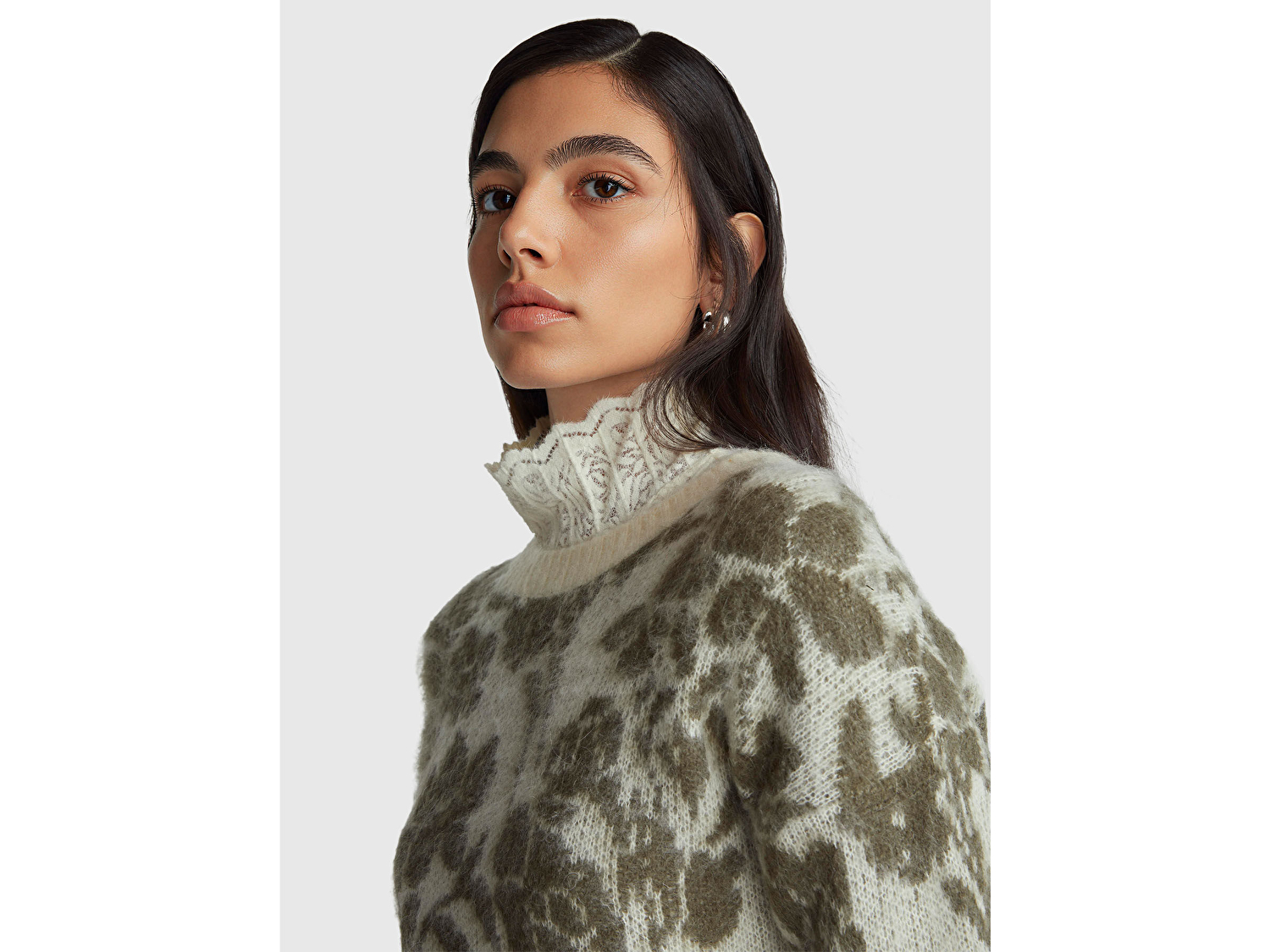 Benetton Kadın Krem Akrilik Karışımlı Desenli Ribana Detaylı Bisiklet Yaka Kazak