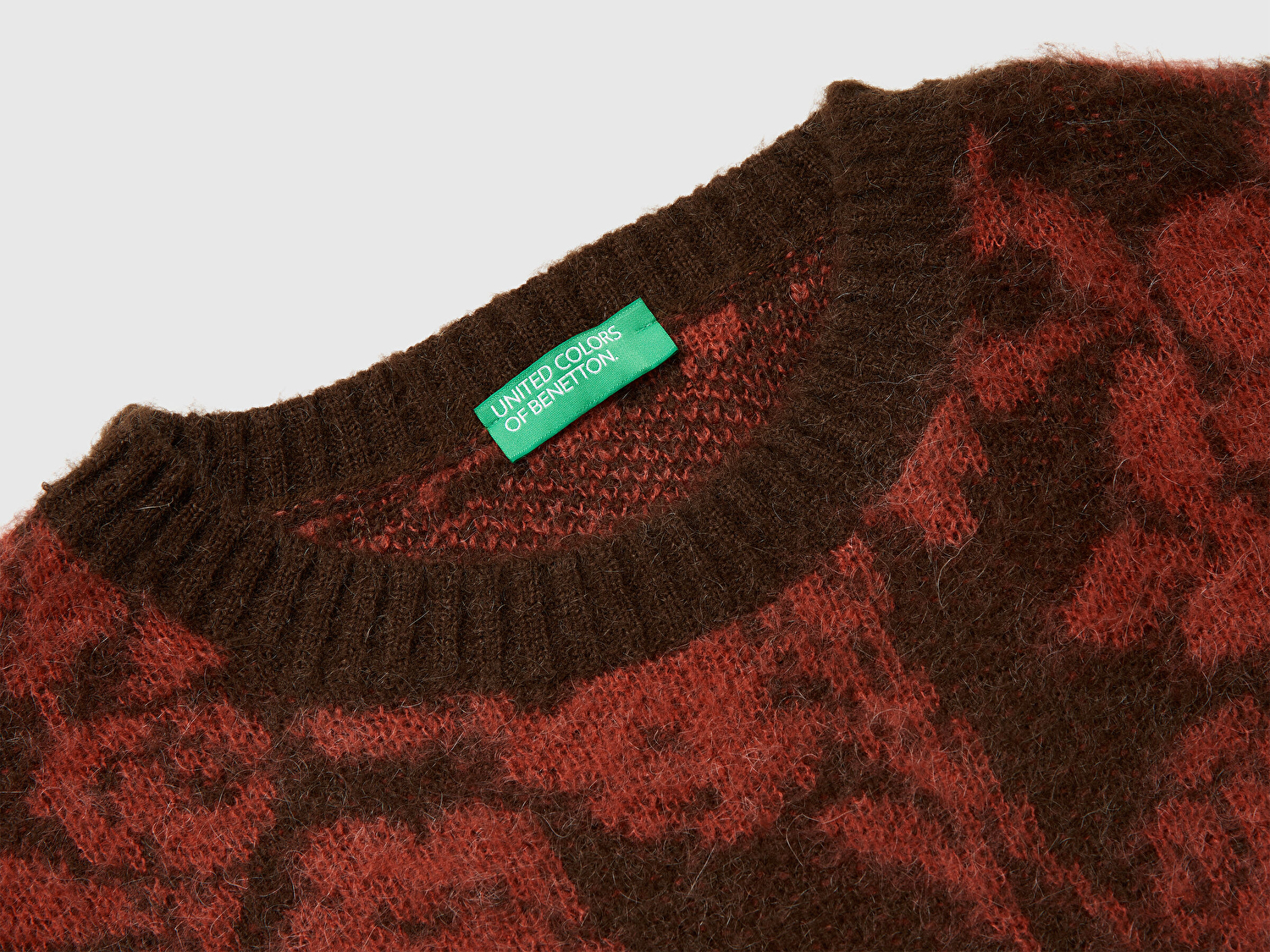 Benetton Kadın Koyu Kahverengi Akrilik Karışımlı Desenli Ribana Detaylı Bisiklet Yaka Kazak