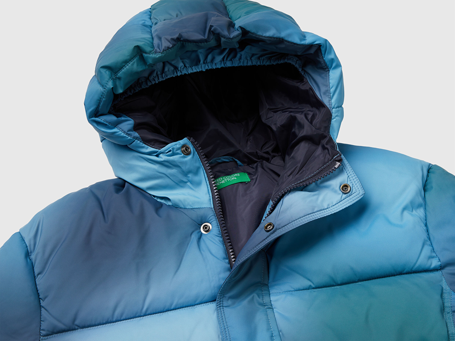 Benetton Erkek Çocuk Açık Mavi Mix Gölge Efektli Yama Detaylı Fermuarlı Kapüşonlu Kaz Tüyü Mont