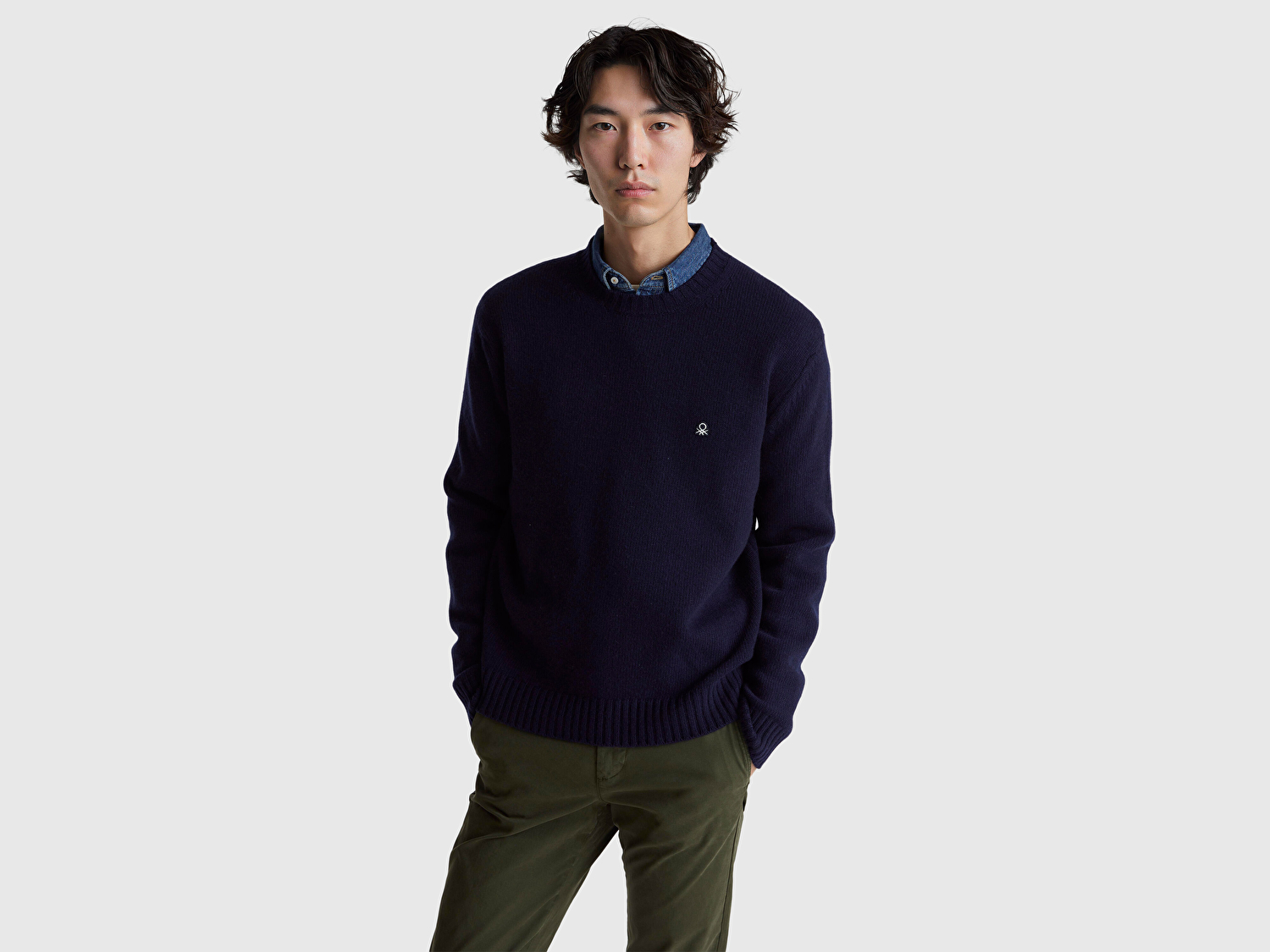 Benetton Erkek Lacivert Yün Karışımlı Önü Logo İşlemeli Bisiklet Yaka Kazak