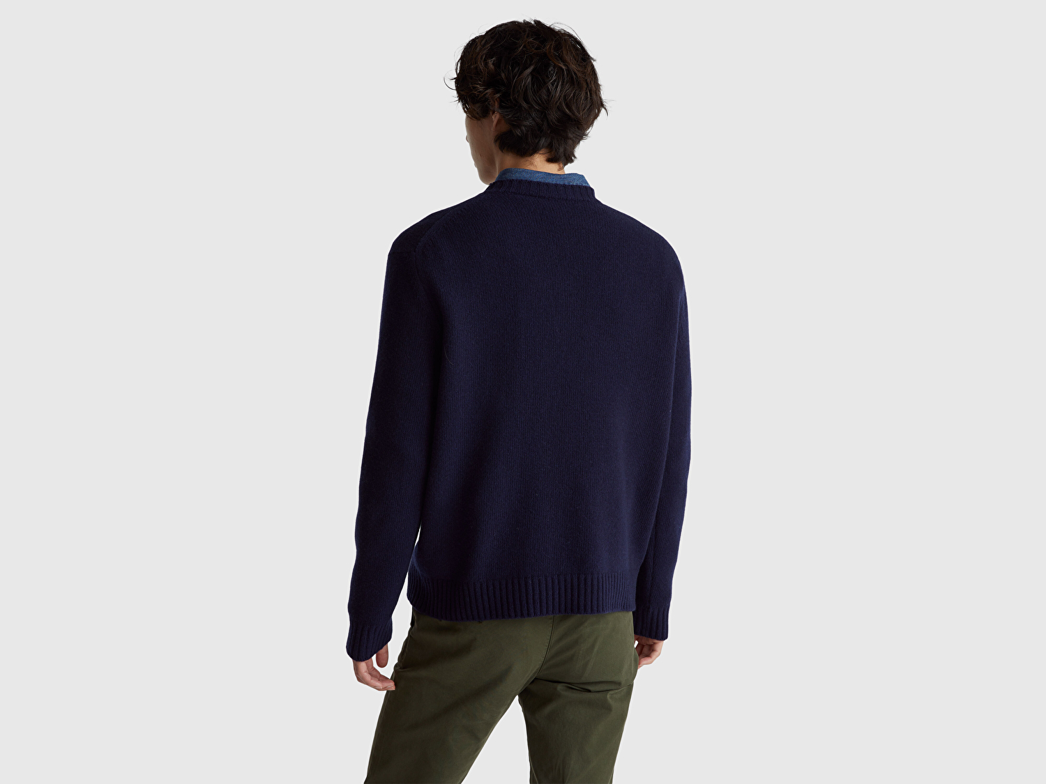 Benetton Erkek Lacivert Yün Karışımlı Önü Logo İşlemeli Bisiklet Yaka Kazak