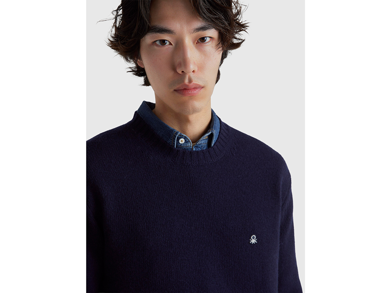 Benetton Erkek Lacivert Yün Karışımlı Önü Logo İşlemeli Bisiklet Yaka Kazak