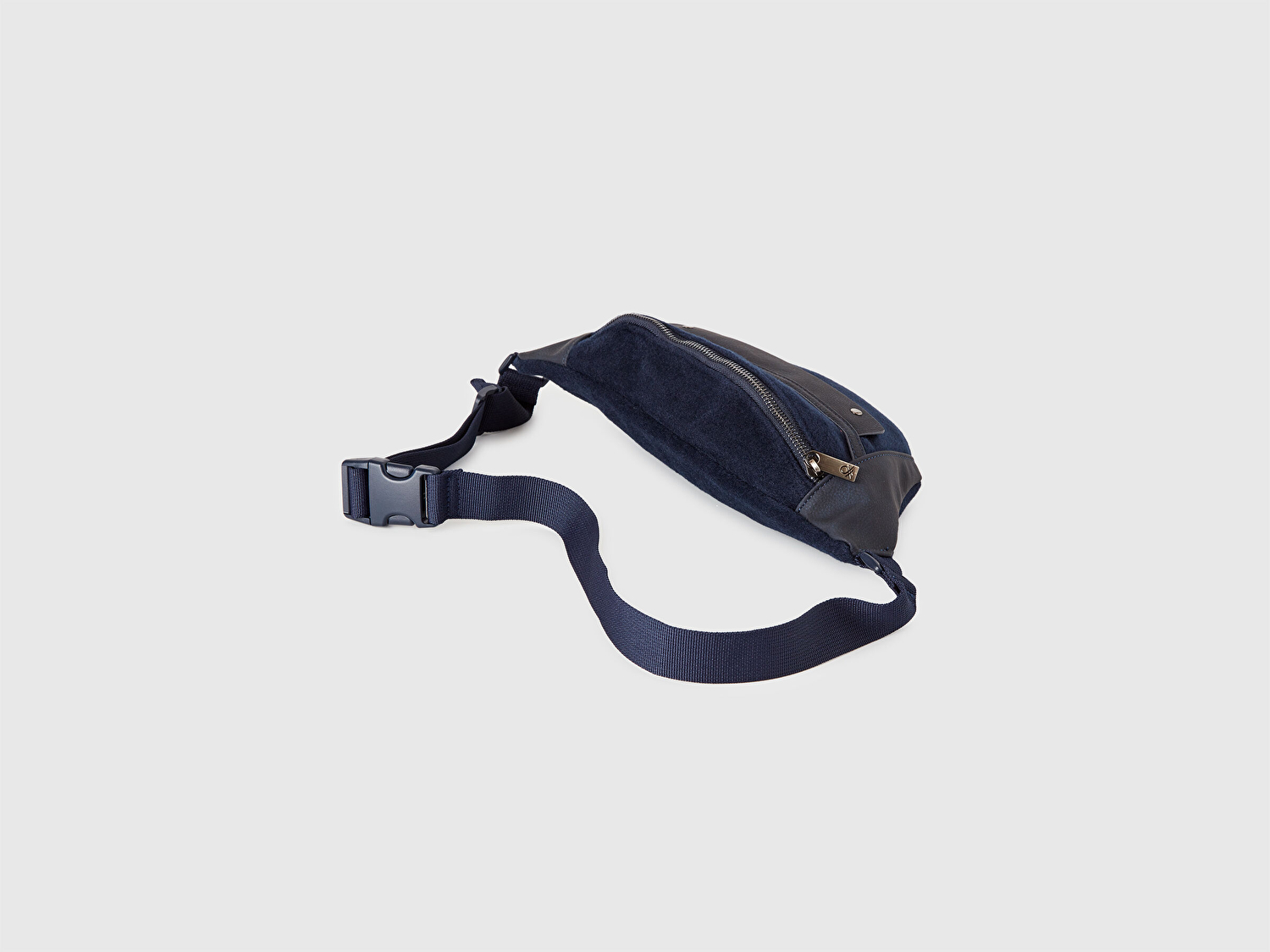 Benetton Erkek Lacivert Fermuarlı Önü Cepli Bel Çantası