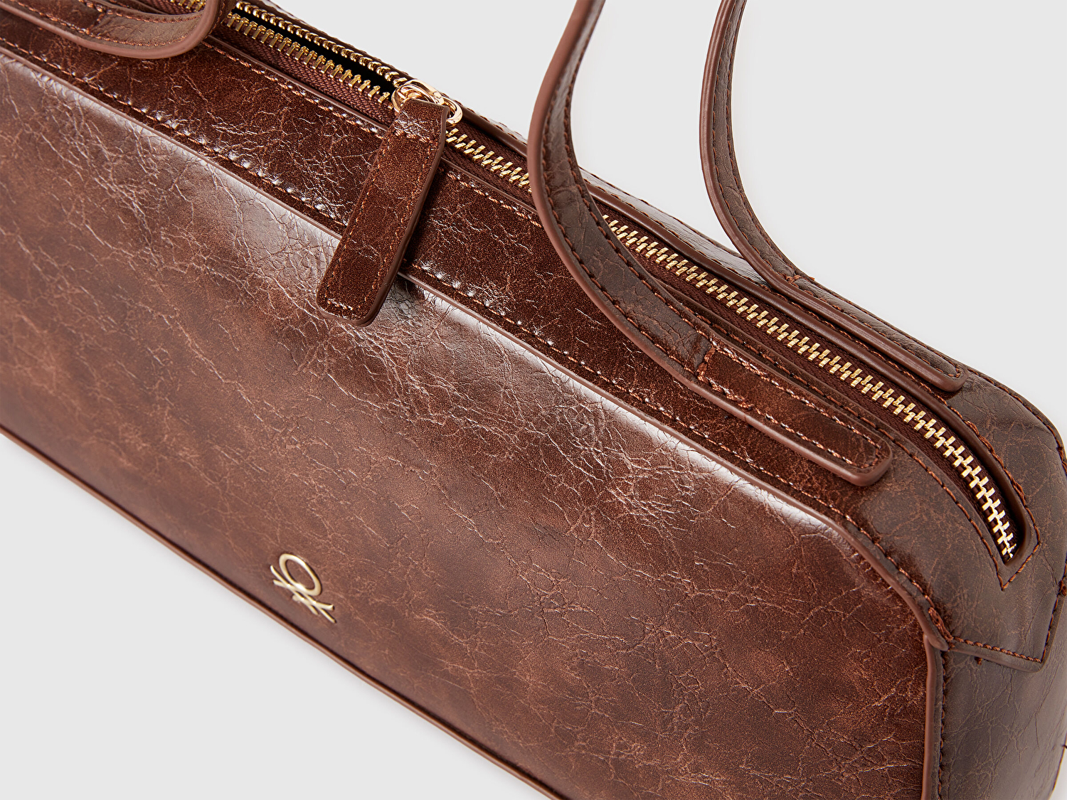 Benetton Kadın Koyu Kahverengi Suni Deri Parlak Baget Omuz Çantası