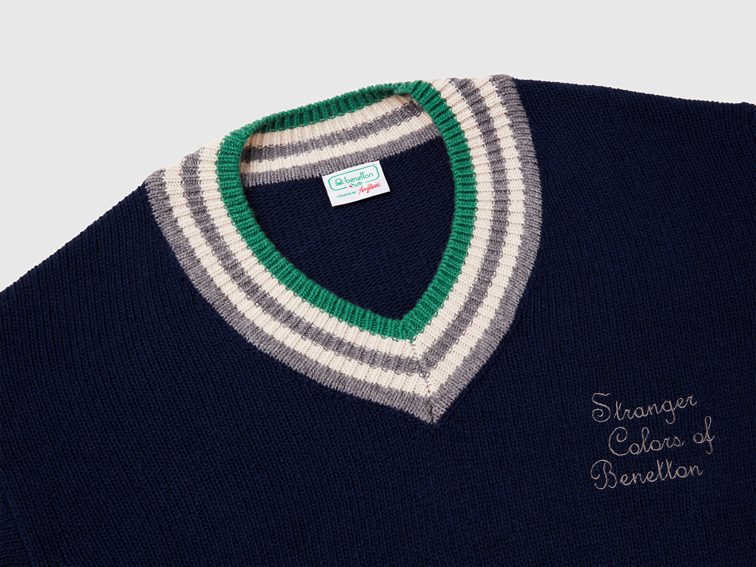 Benetton Erkek Lacivert  Yün Karışımlı V Yaka Stranger Things Kazak