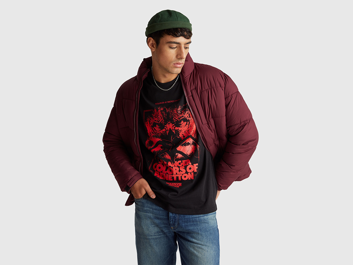 Benetton Erkek Siyah-Kırmızı  %100 Pamuk Regular Fit Stranger Things Baskılı T-Shirt