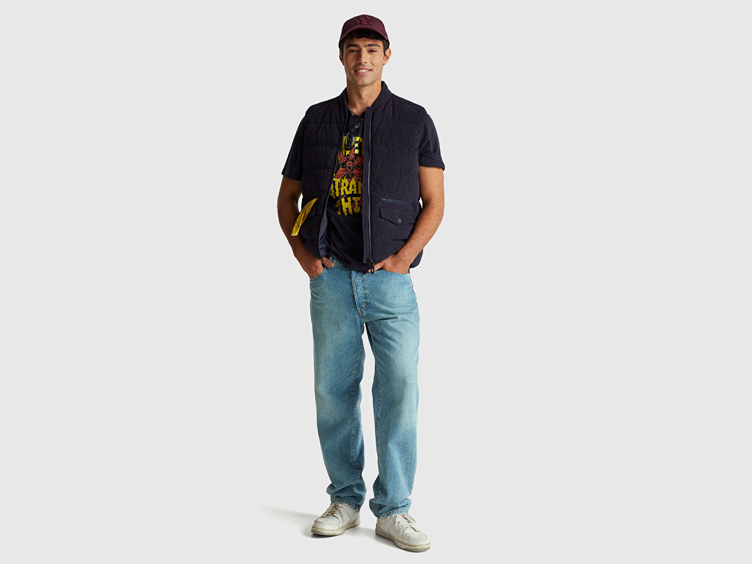 Benetton Erkek Lacivert  %100 Pamuk Regular Fit Stranger Things Baskılı T-Shirt