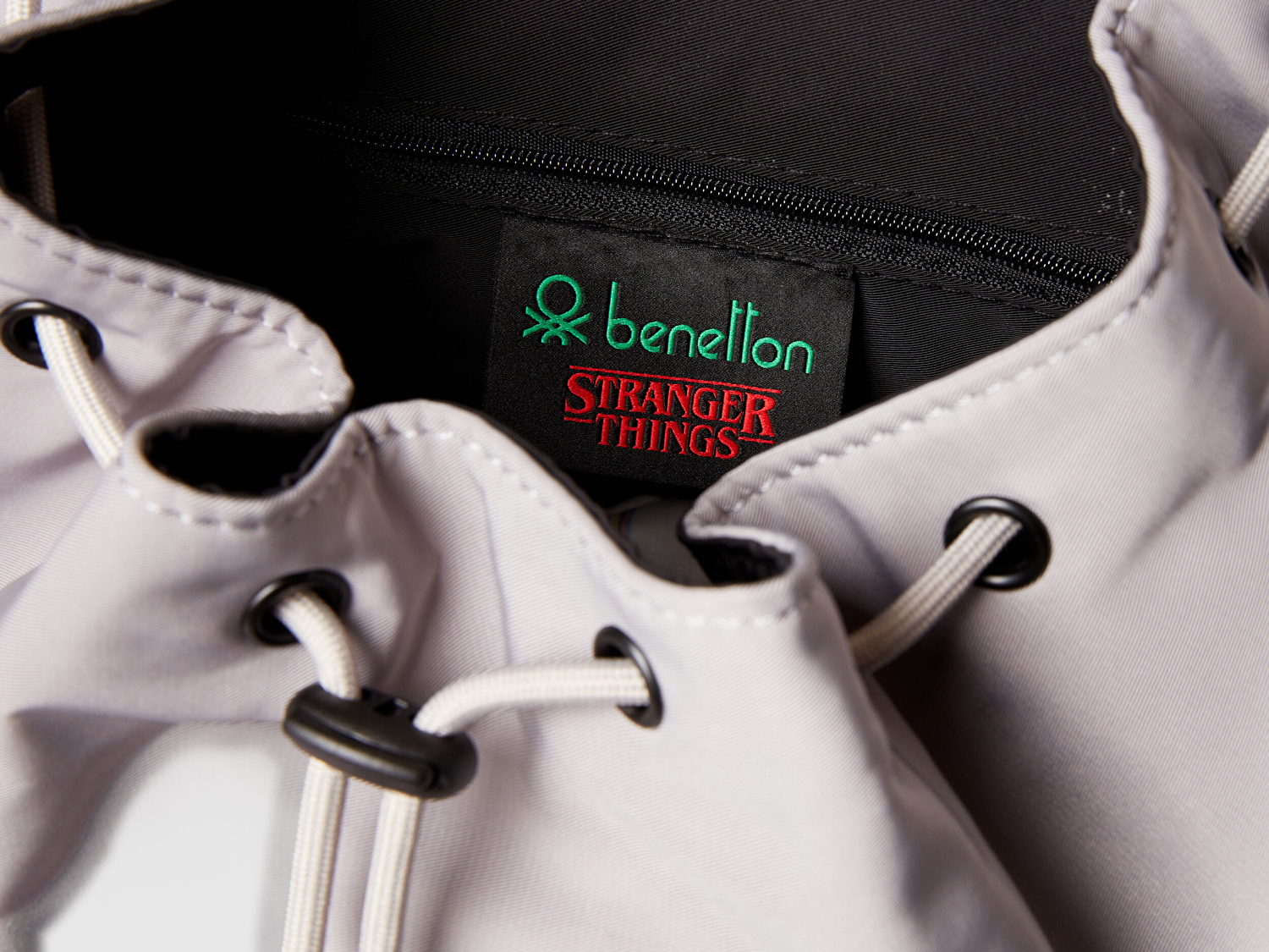 Benetton Erkek Çocuk Pembe Stranger Things Çok Gözlü Kapaklı Sırt Çantası