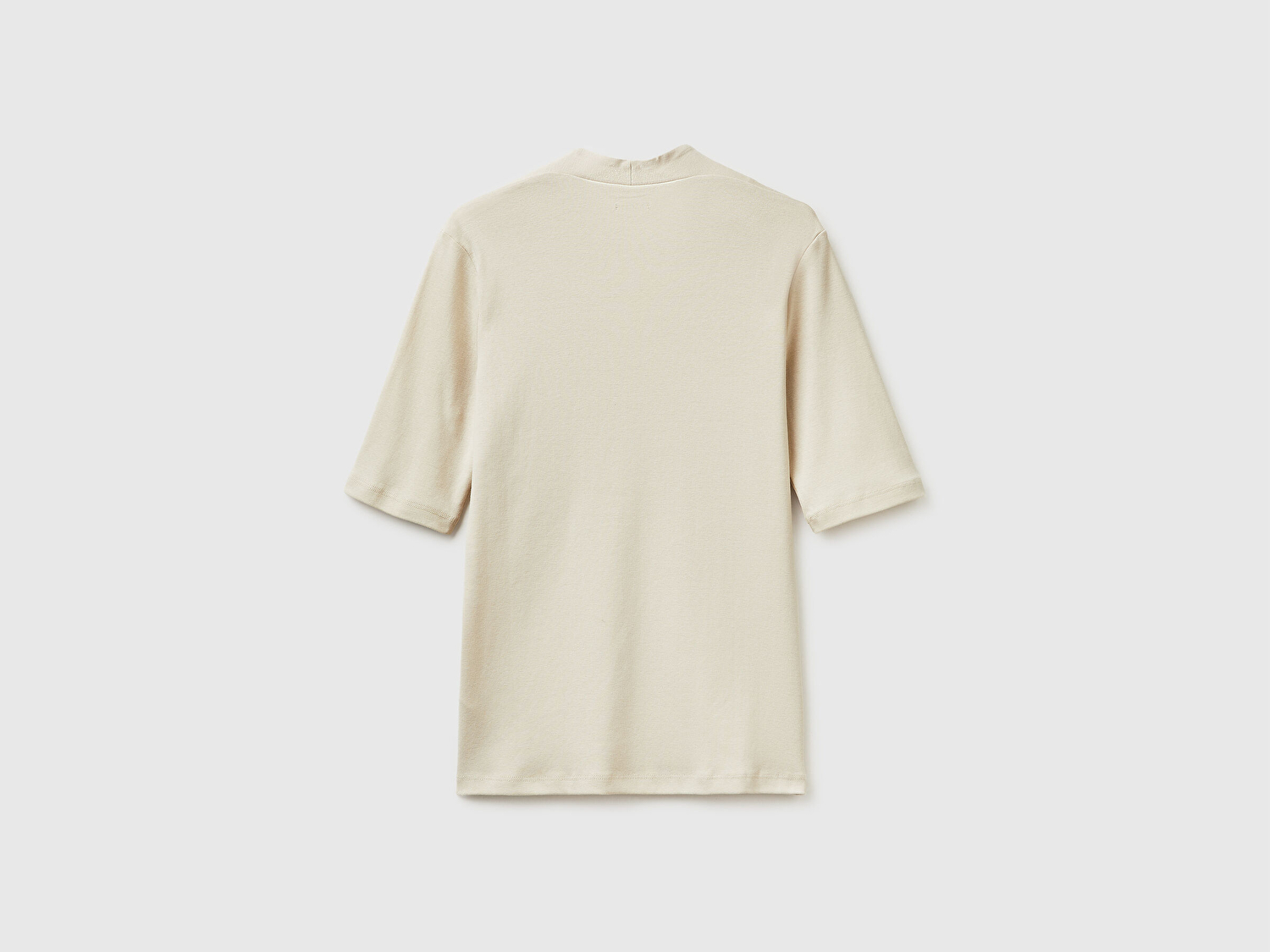 Benetton Kadın Taş %100 Pamuk Yarım Kollu Derin V Yaka T-Shirt