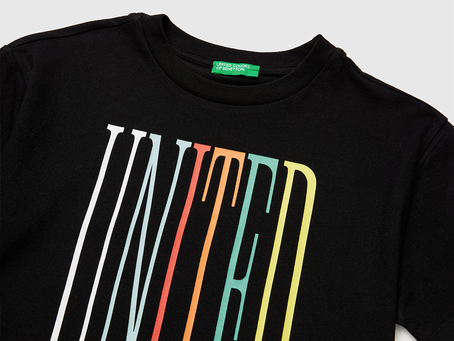 Benetton Erkek Çocuk Siyah Önü Logo Baskılı Bisiklet Yaka T-Shirt