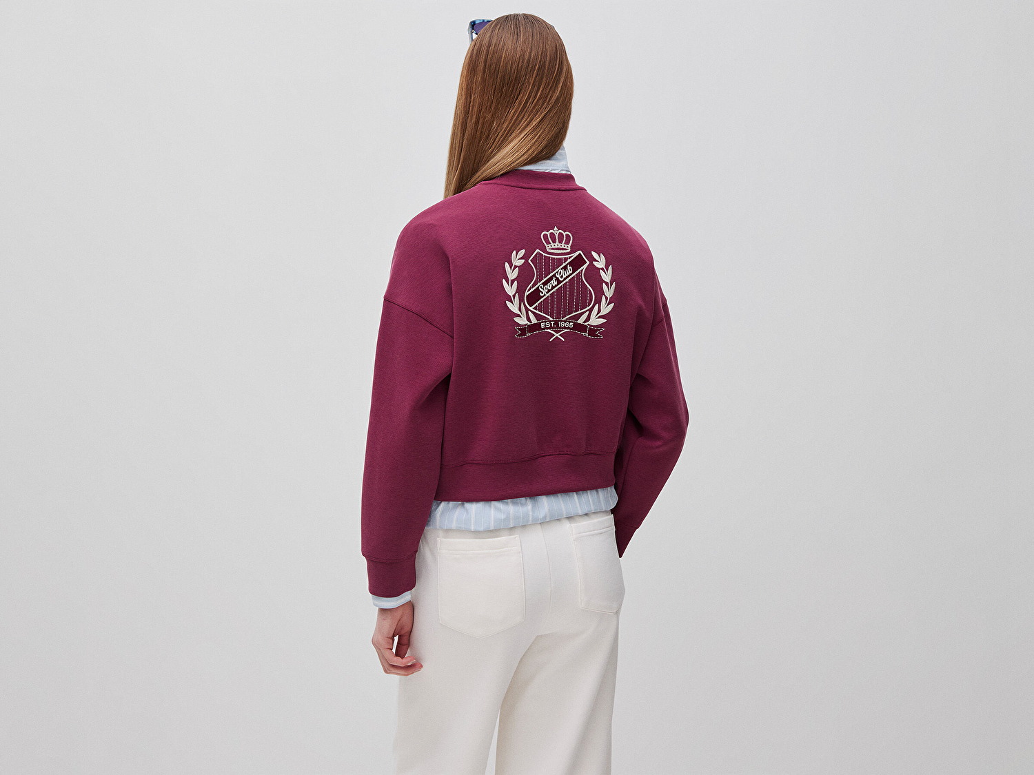 Benetton Kadın Bordo Pamuk ve Modal Karışımlı Arkası İşlemeli Bisiklet Yaka Sweatshirt