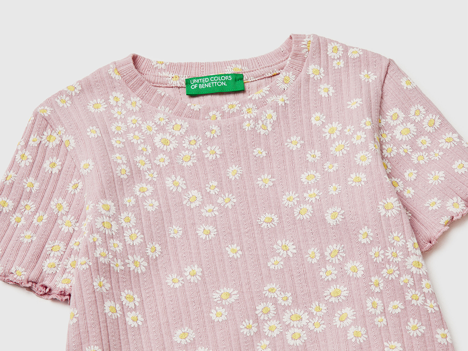 Benetton Kız Bebek Gül Kurusu Logolu Baskılı Fırfır Detaylı Ribanalı Bisiklet Yaka T-Shirt